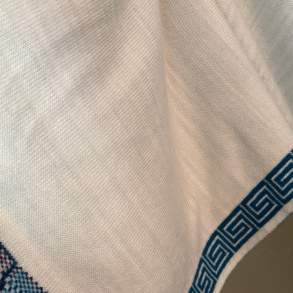 Teal and White Patterned overlay - Picture 6 of 9
